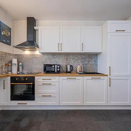 Rentplanet - Wyszynskiego 43 Apartament